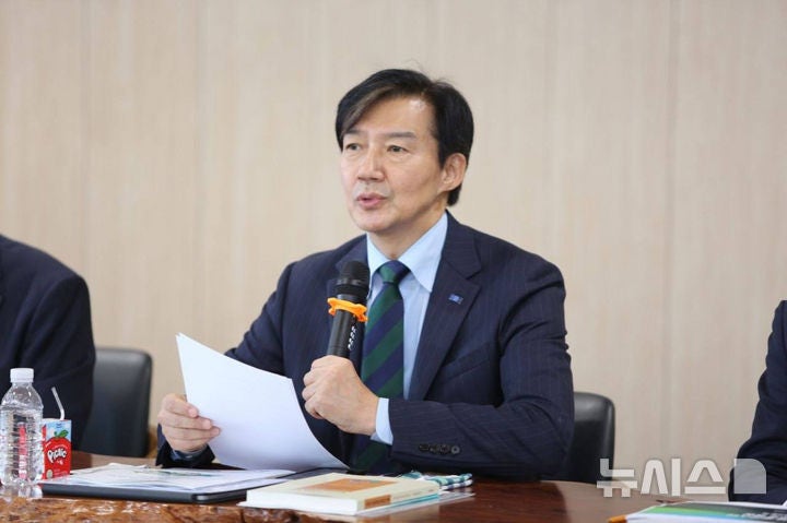 조국, 농지 전수조사에 "투기 잡되, 농사짓는 사람 땅 흔들면 안 돼"