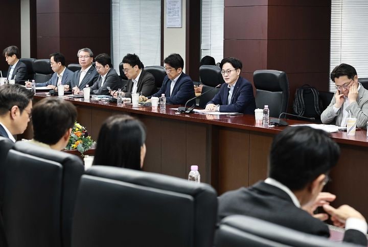 [서울=뉴시스] 김정관 산업통상부 장관이 25일 서울 종로구 한국무역보험공사에서 열린 '제1회 산업·자원안보 전략회의'에서 발언하고 있다. (사진=산업통상부 제공) 2026.06.25. photo@newsis.com