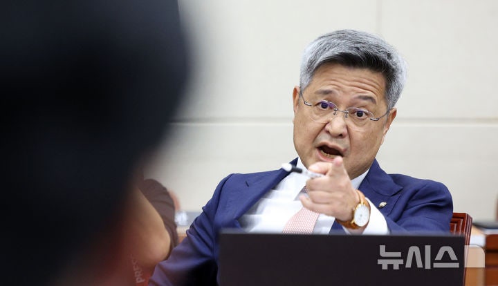 국힘 <b>김장겸</b> "한준호, 'KBS 항의 전화' 부인은 새빨간 거짓말…<b>의원</b>직 ...