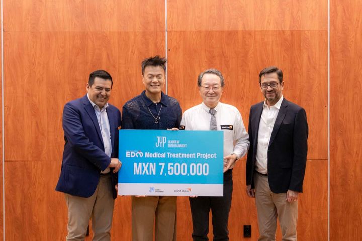 JYP·<b>박진영</b>, 멕시코 환아 치료비 5억5000만원 <b>기부</b>