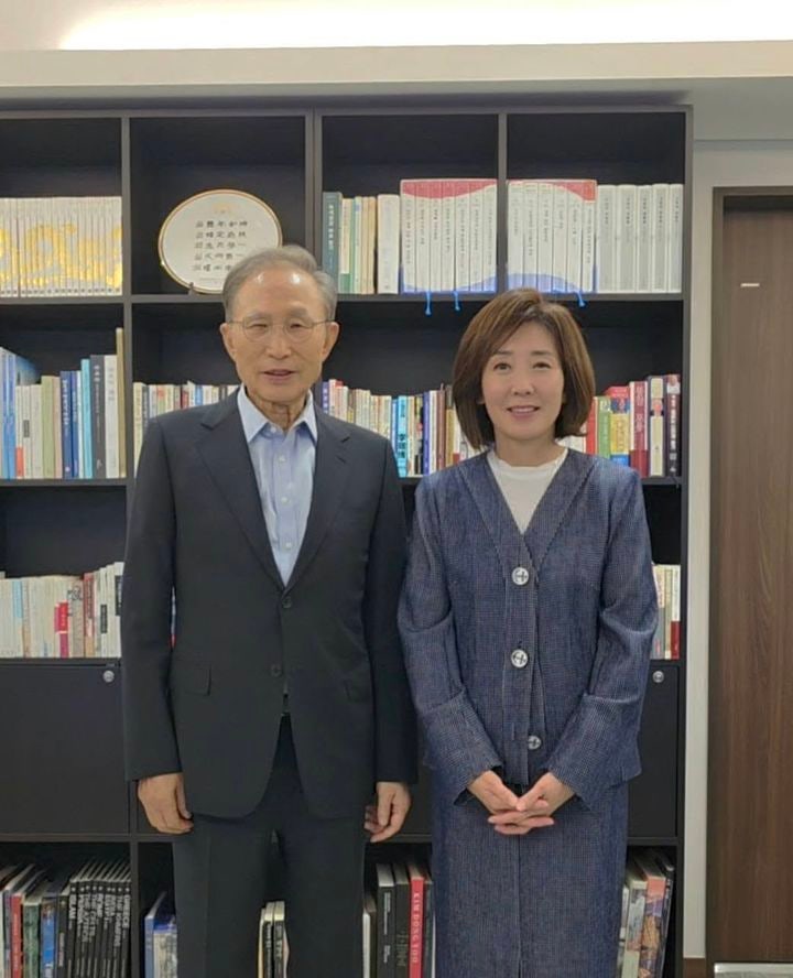 <b>추석</b> 앞두고 MB 만난 나경원 "보수정권 선견지명·성과 역사에 더욱 선...