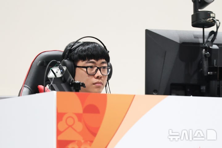 8강전 치르는 <b>뿌요뿌요</b> 강동신