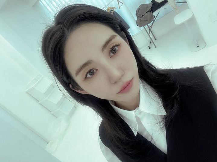 <b>AOA</b> 출신 권민아, 과거 <b>괴롭힘</b> 재차 언급 "11년 동안 당한 것"