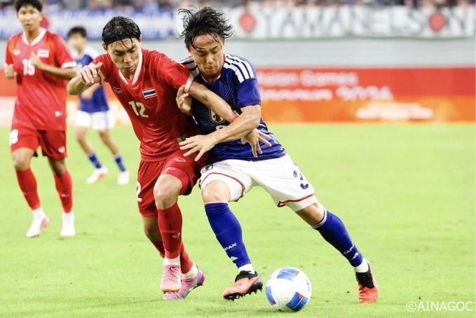 <b>북한</b> 축구 추태, <b>일본</b>에 골 먹자 항의하다 그라운드 철수