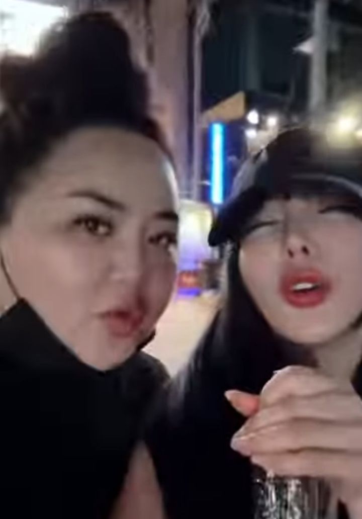 압구정 나들이 나선 홍진영·홍선영 자매, 여전한 우애 과시