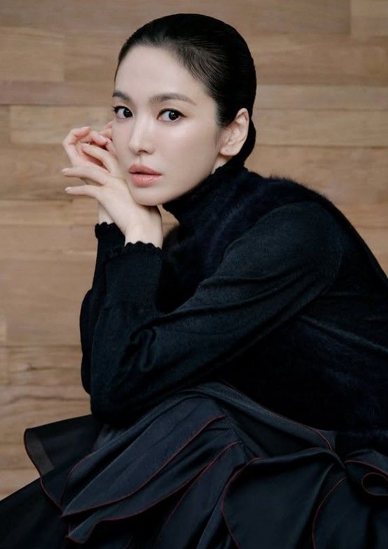 굴욕 제로 올백 머리로 우아함 찢어버린 송혜교의 미친 미모 근황