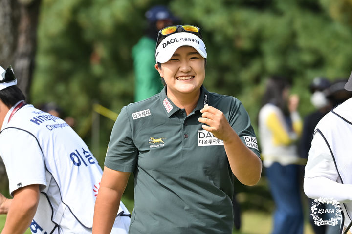 유해란, KLPGA <b>하이트진로</b> 우승…LPGA 이어 국내 메이저도 제패