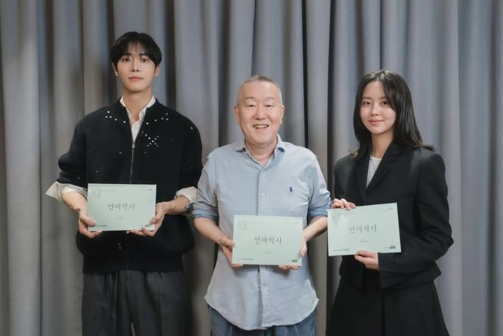 <b>김소현</b>, '연애박사' 첫 방 앞두고 故<b>안판석 추모</b> "아쉽고 그립다"