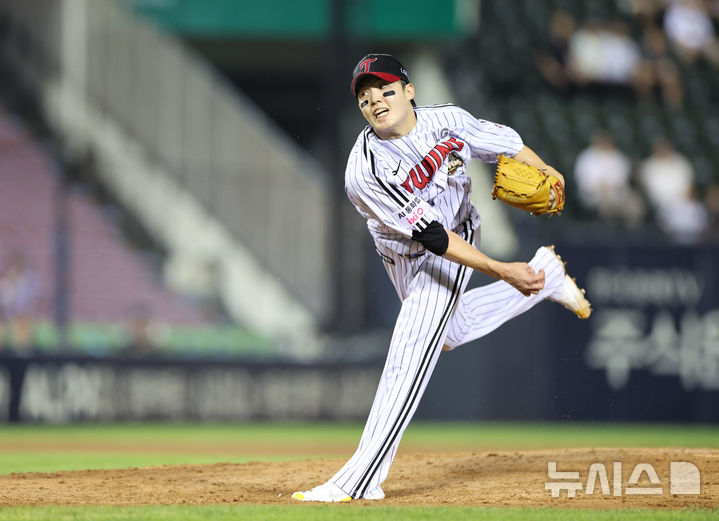 <b>LG</b>, '마지막 잠실 <b>맞대결</b>' <b>두산</b>에 7-5 승리…'15승' 임찬규, 다승 단독 선...