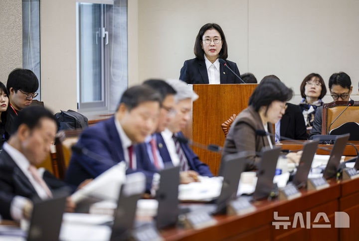 인사말하는 <b>이미선 기상청장</b>