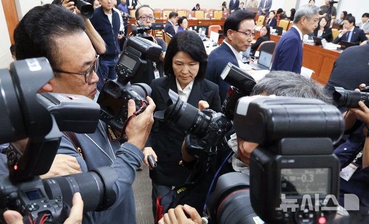 국힘, 與 주도 <b>이진숙</b> 과방위 <b>국감 제척안</b> 의결에 "권한쟁의심판 청구"