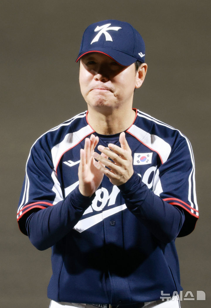 프로야구 <b>한화</b>, <b>류지현</b> 감독 <b>선임</b>…3년 총액 20억원