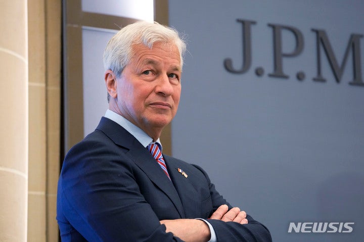 [AP/뉴시스]JP모건 체이스 최고경영자(CEO) 제이미 다이먼. 사진은 지난해 6월29일 파리에서의 모습. 2022.04.05.photo@newsis.com
