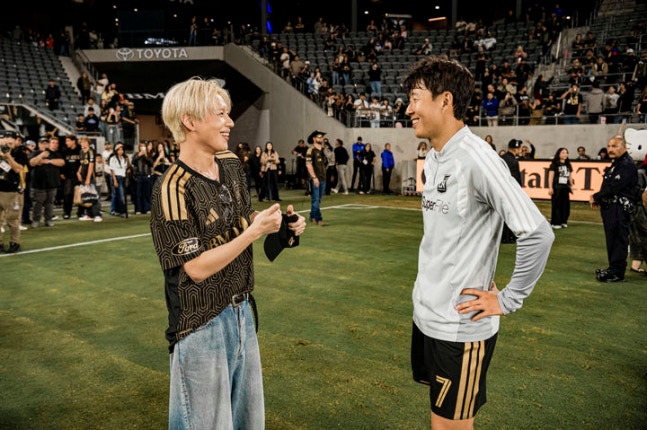 [서울=뉴시스] 태민, 손흥민. (사진 = LAFC 제공) 2026.10.16. photo@newsis.com *재판매 및 DB 금지