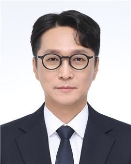 <b>KBS</b> 새 <b>사장 후보</b>에 <b>이태현</b>…야권 이사 퇴장 속 표결