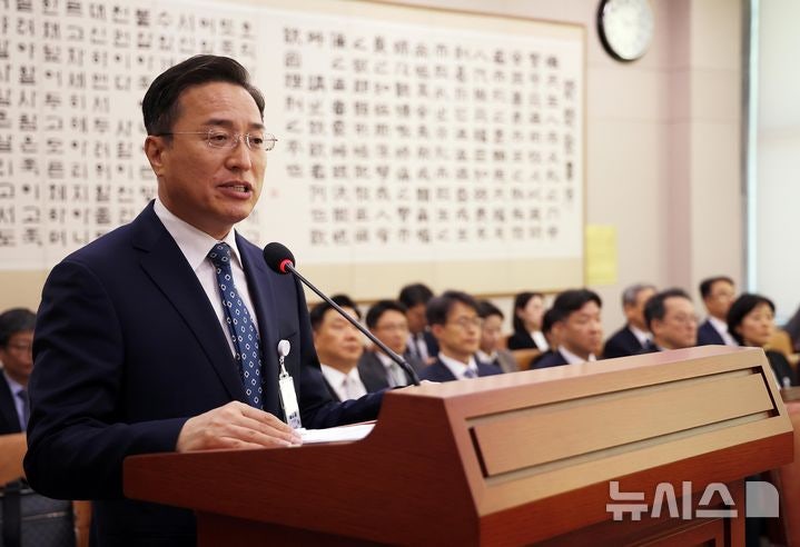 <b>이정현</b> 검찰총장 대행, 공소청 첫 <b>국감</b>서 "역할 다하도록 노력"