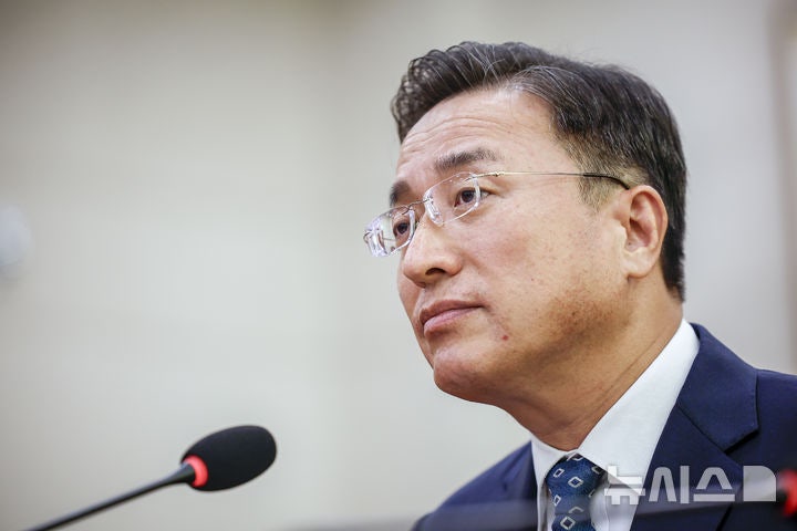 <b>이정현</b> "<b>윤석열</b>, 檢시절 '자백 안 하면 <b>기소</b>해 고통받게 하라'고 해"