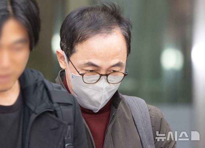 특검, '尹 관저 이전 특혜 의혹' <b>김오진</b> 전 차관에 <b>징역</b> 5년 <b>구형</b>