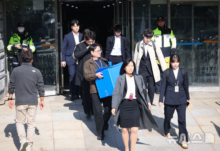 <b>선관위특검</b>, 오늘 올림픽공원 <b>투표지</b> 247만장 <b>검증</b>…15시간 예상