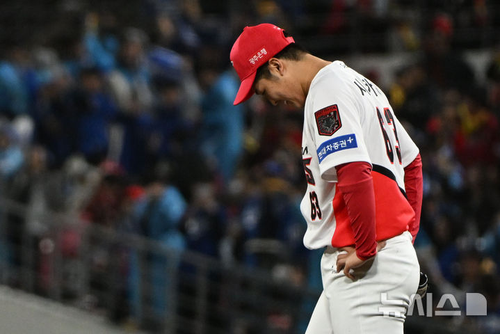 삼성전 강세 어디로…'통한의 2피홈런' KIA <b>시라카와</b>, <b>4⅓이닝 4실점</b>PO]