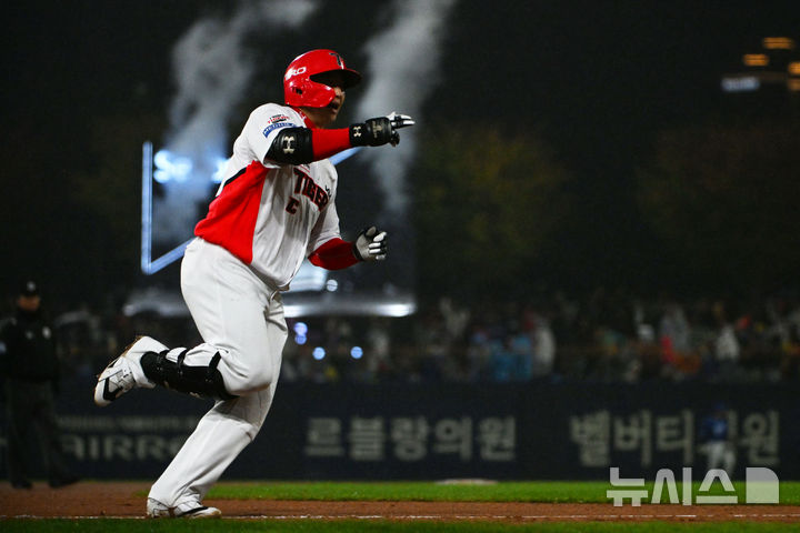 4-4 <b>동점</b> 만든 <b>나성범</b>, 세리머니