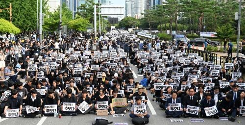 ‘<b>공교육 멈춤의 날</b>’ 전국서 추모 물결…단축수업 속출 [포착]