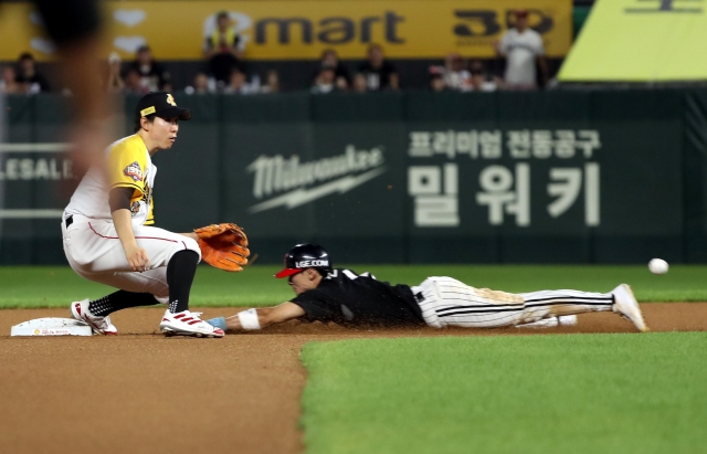 139→89, ‘뛰는 <b>야구</b>’ 한국에서도 다시 흥할까