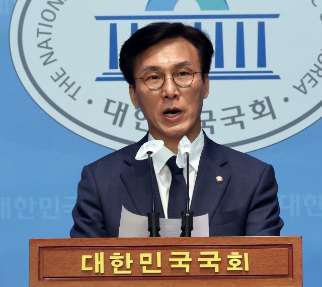 <b>김민석</b> “<b>이낙연</b> 신당 창당? 전형적 <b>사쿠라</b> 노선”