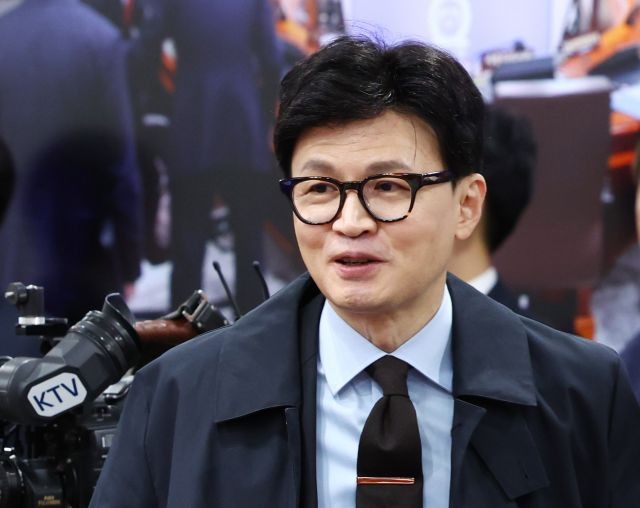 <b>한동훈</b> “김건희 특검법? 법 앞에 예외는 없다… 그러나 악법”
