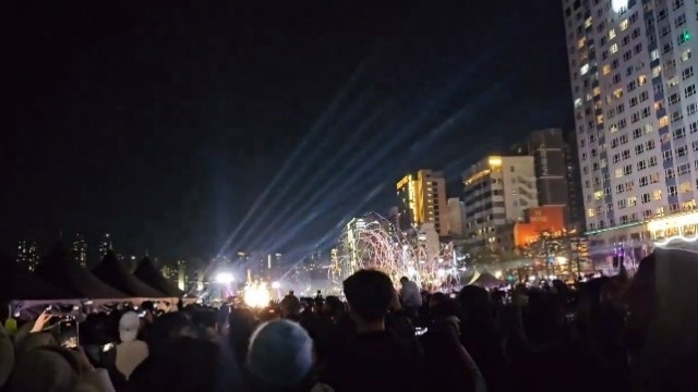 “2024년 액땜했다”…부산 <b>광안리 드론 쇼</b> 취소 논란