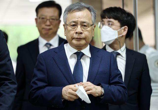 ‘대장동 50억 클럽’ <b>박영수</b> 전 <b>특검 보석</b> 석방