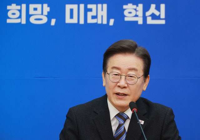 민주당, ‘<b>선거제</b> 당론’ 결정권 <b>이재명</b>에 포괄적 <b>위임</b>