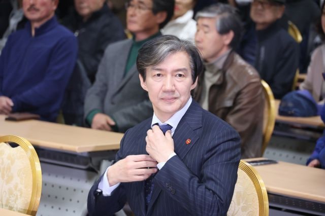<b>조국</b> “한동훈, 헛심 쓰지말고 수사받을 준비나 하길”