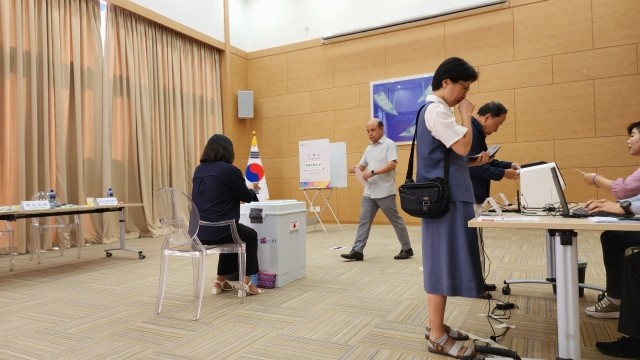 뜨거운 <b>총선</b> 열기…<b>재외선거 투표율</b> 62.8% ‘역대 <b>총선</b> 최고’