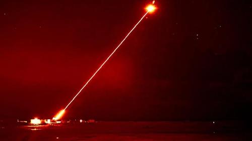 영국 레이저 무기 '드래건파이어' 시험발사 장면. 영국 국방부 홈페이지 갈무리