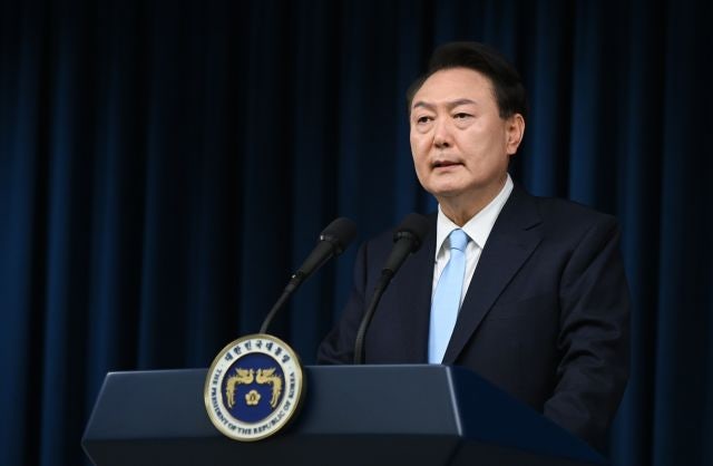 尹 고민에 고민… “<b>총리</b>·<b>비서실장</b> <b>인선</b>, 시간 걸릴 듯”