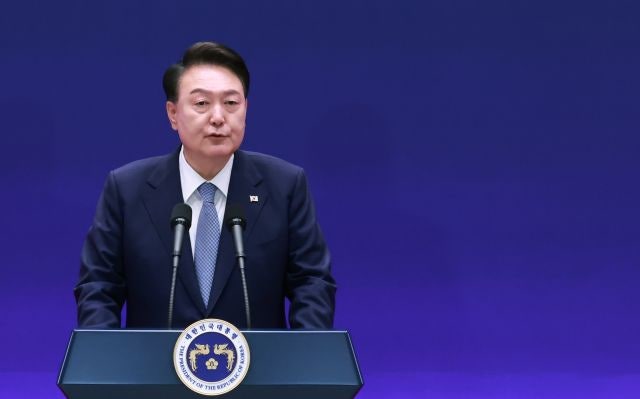 尹<b>대통령</b> “<b>한일중</b> 역내 평화 위해 北비핵화 노력 중요”