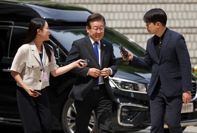 與 “<b>이재명</b>, ‘여의도 <b>대통령</b>’ 군림해도 수사 피할 수 없어”