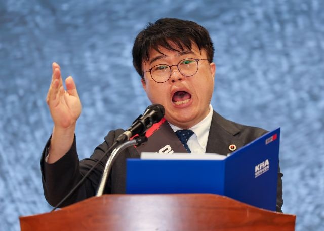 <b>집단휴진</b> 앞둔 <b>의협</b> “패망 직전 한국 살릴 마지막 기회”