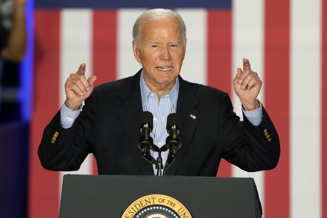 조 바이든 미국 대통령이 후보 사퇴 압박을 받는 가운데 5일(현지시간) 위스콘신주 매디슨에서 유세를 이어가고 있다. 연합뉴스