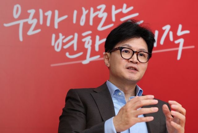 <b>한동훈</b> “나경원 ‘<b>공소</b> 취소 부탁’ 공개, 죄송하게 생각”