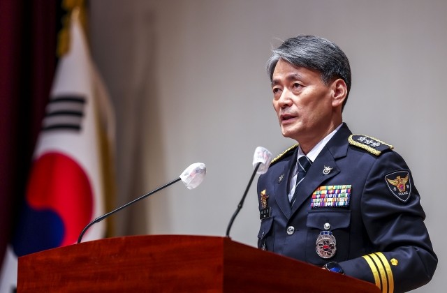 “<b>경찰청장 후보자</b>, 아들 졸업식 맞춰 美 출장” 野 주장