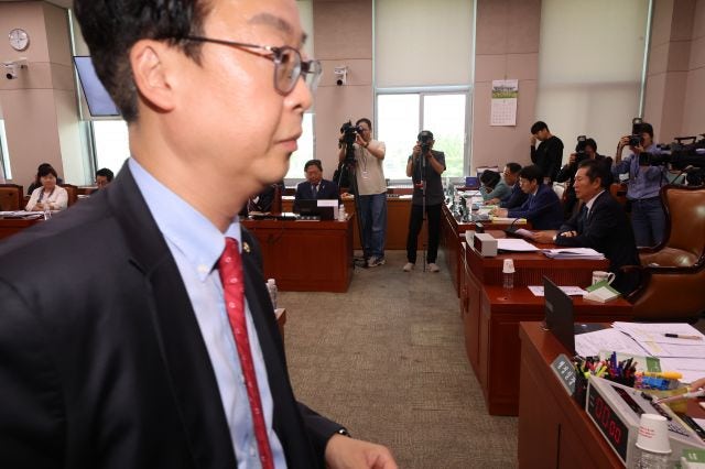 <b>정청래</b>, “지가 뭔데” 곽규택에 ‘발언권 중지’