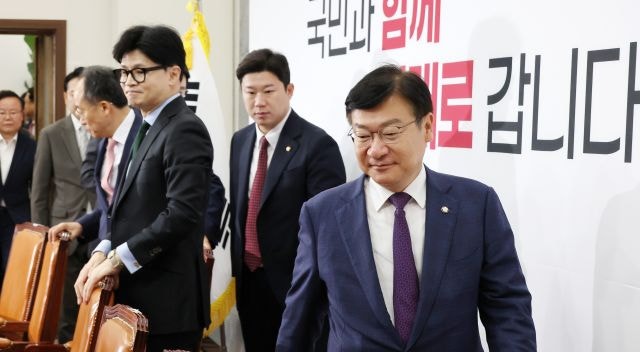 <b>한동훈</b> ‘주도권 강화’ 길 터줬다… ‘친윤’ <b>정점식</b>, 사의