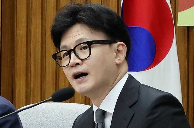 <b>한동훈</b> “김여사 관련 국민불만, <b>이재명</b> 선고前 <b>해소해야</b>”