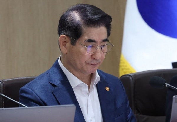 <b>김용현</b> 전 국방장관 <b>변호인단</b> “<b>계엄</b>선포, 내란 아니다”