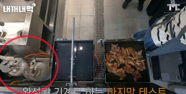 “<b>가스통</b> 옆에 두고 기름 요리” <b>백종원</b>, 국민신문고 신고 당해