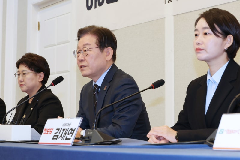<b>이재명</b> “尹석방, <b>검찰 기획</b> 의심…‘산수 못했다’ 안 믿겨”