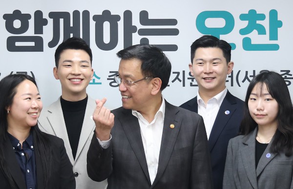다가오는 尹·韓 탄핵심판 선고… 崔대행, 운명의 한주 시작됐다