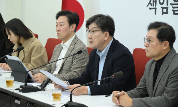 고무된 與 “이제 헌재 차례… 尹탄핵 기각·각하하라”